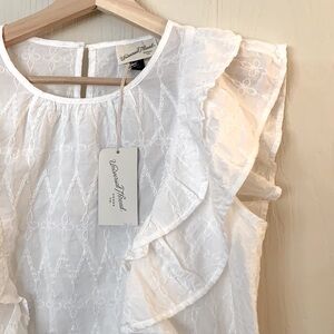 NWT Universal Tread Eyelet Ruffle Sleeve Top